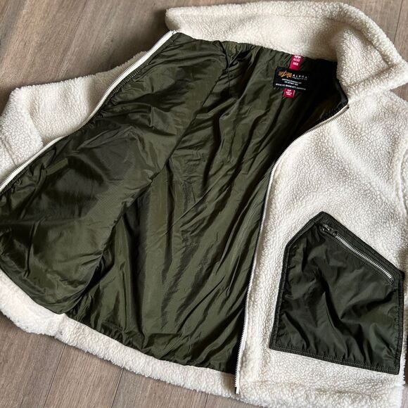 ALPHA INDUSTRIES Ivory & Green Sherpa Fleece Full Zip Cropped Jacket Size Small - Picture 3 of 7
